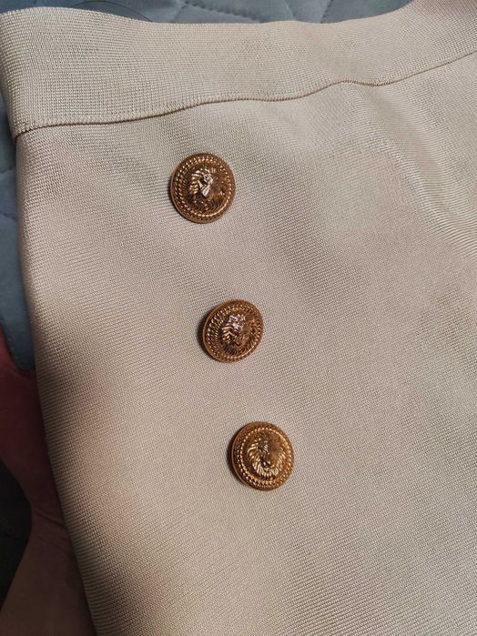 Бандажна бежова пола