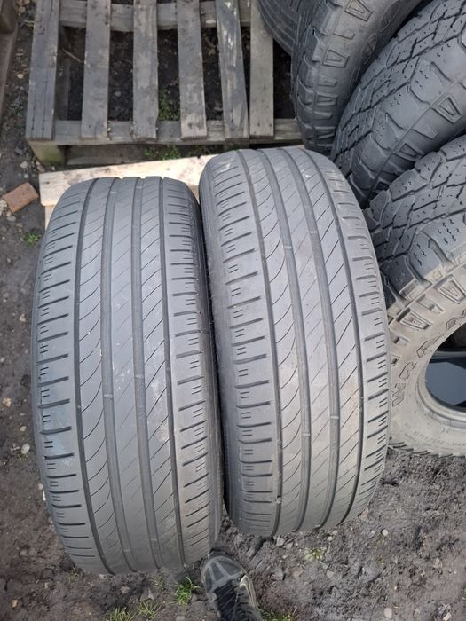 Vand 2 anvelope 225 60 17 klebar bune vara