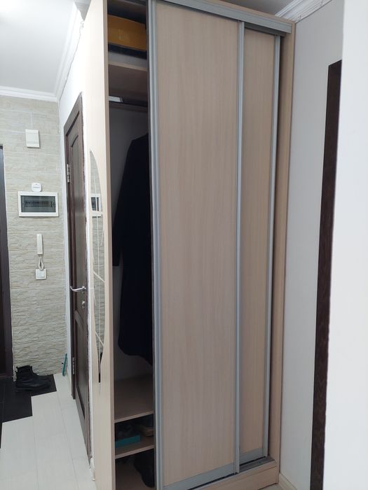 Продам срочно рабочий уголок и шкаф