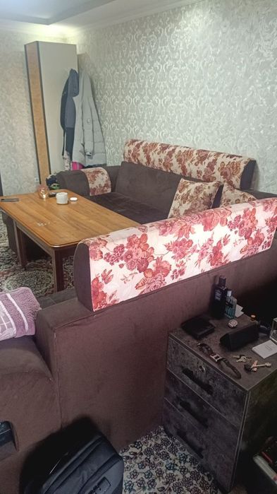 Своя мягкая мебель уголок размер ххл 3,5 на 2,5 метр состояние хорошее