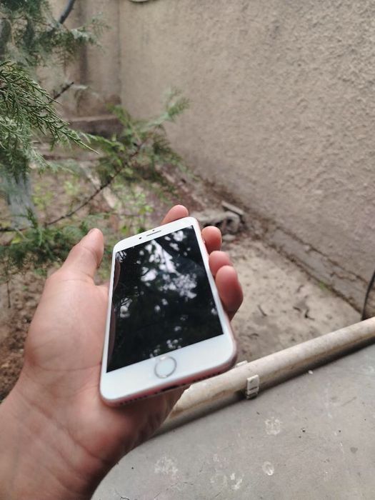 Iphone 8 xotirasi 64