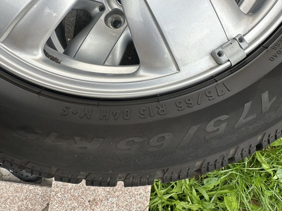 Vand jante cu cauciucuri de iarna mini cooper r 15