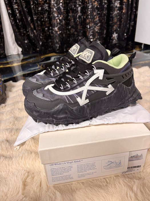 Adidasi Off-Withe 1000