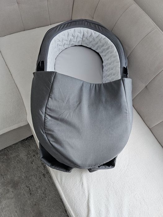 Stokke Xplory X Grey (2022)  set complet, stare foarte bună

Cărucior