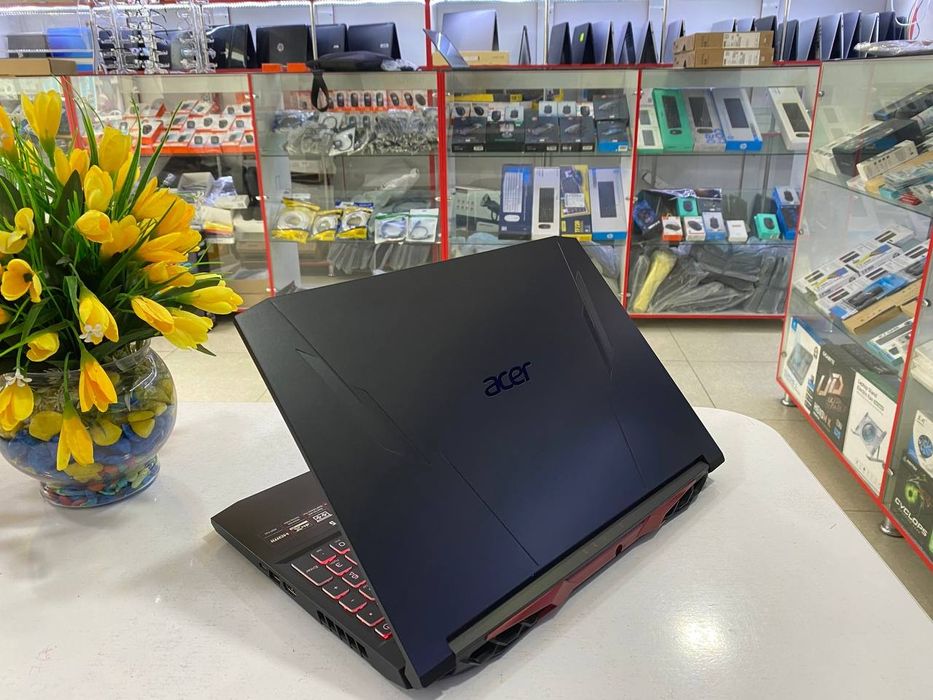 Acer Nitro Gaming core i7-11800H 16/512 SSD RTX 3060-6GB holati ideal