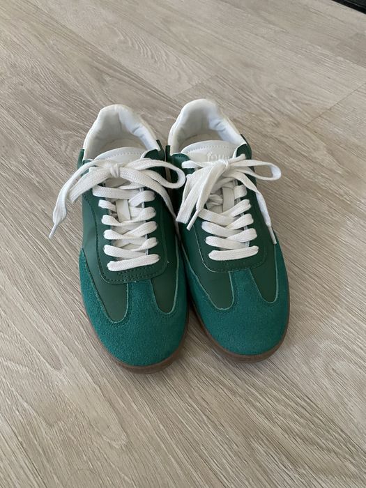 Продаются кросовки founds 40 размер