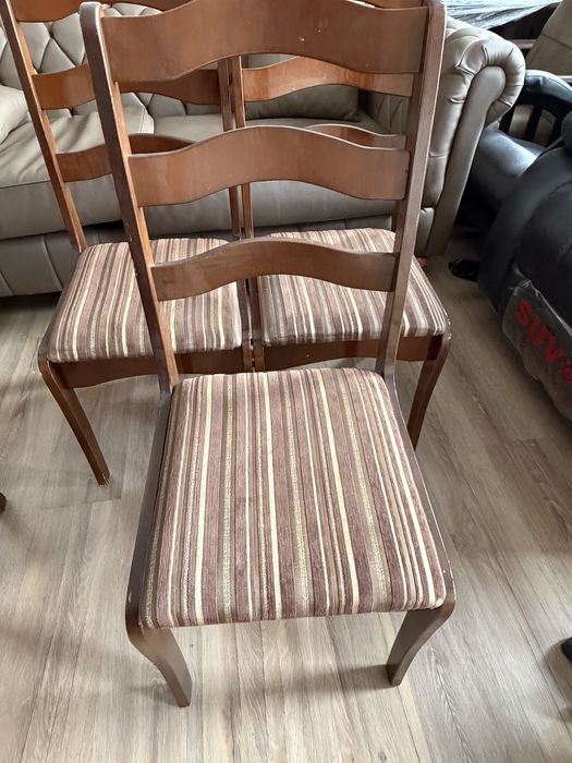 Деревяные стулья