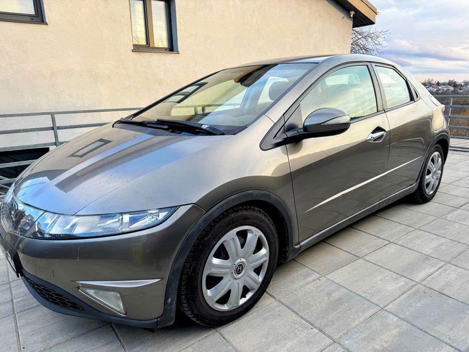 Vand Honda civic 1.8 benzina , 140 cai, 200k km