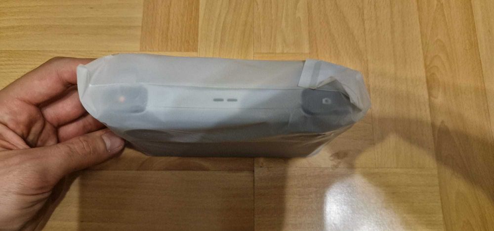 DJI RC cu ecran tactil + folie ecran Alien