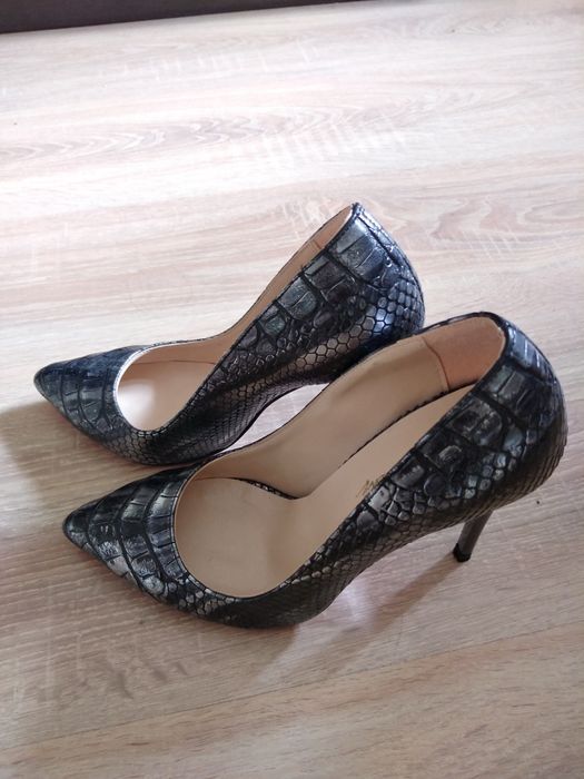 Дамски обувки с ток