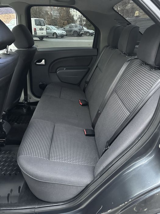 Dacia Logan 1.6 16V + Gaz Laureate 121000km