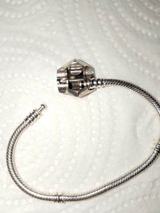 Продам браслет Pandora