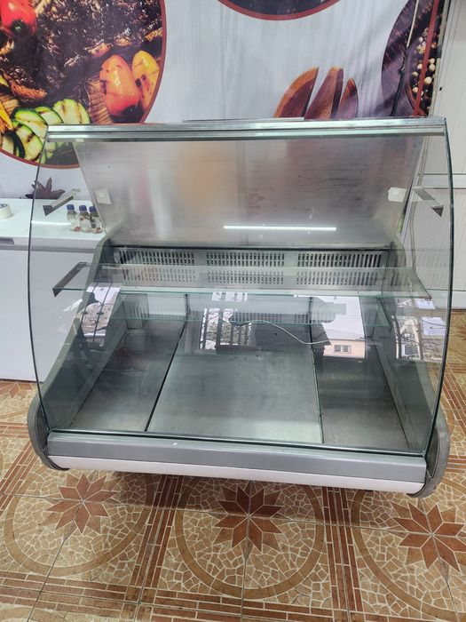Витринный холодильник