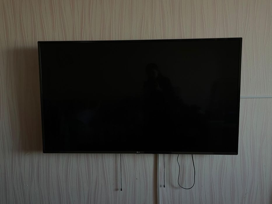 4К телевизор LG 140см Срочно Торг
