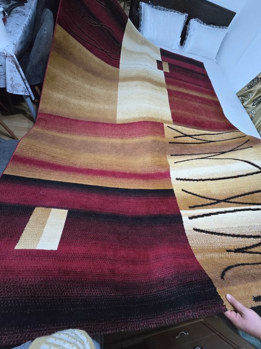 Персийски килим.Използван е само веднъж, изпран е.