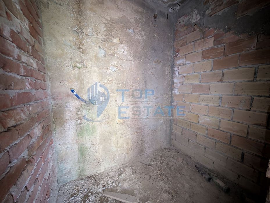 Вила във вилната зона на село Леденик