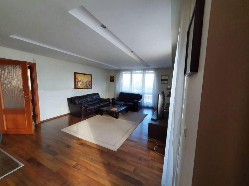 Четиристаен апартамент в жк. Овча купел.