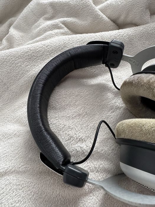 Vand casti beyerdynamic DT 880