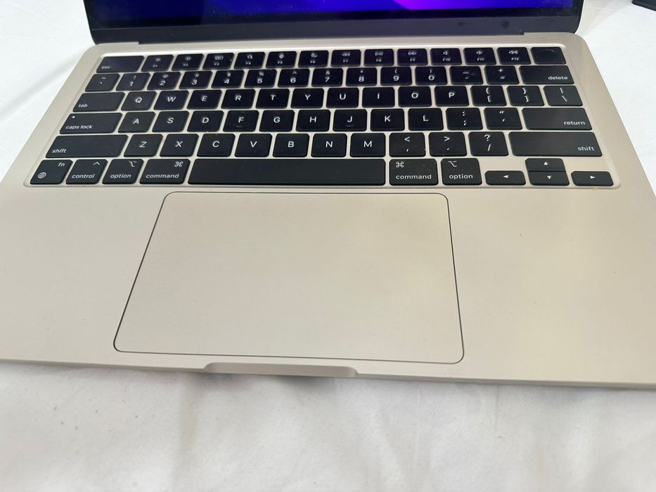Macbook air 13. m3 2024г