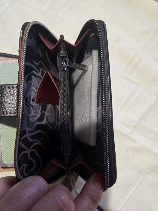 Ново дамско портмоне Анекее
