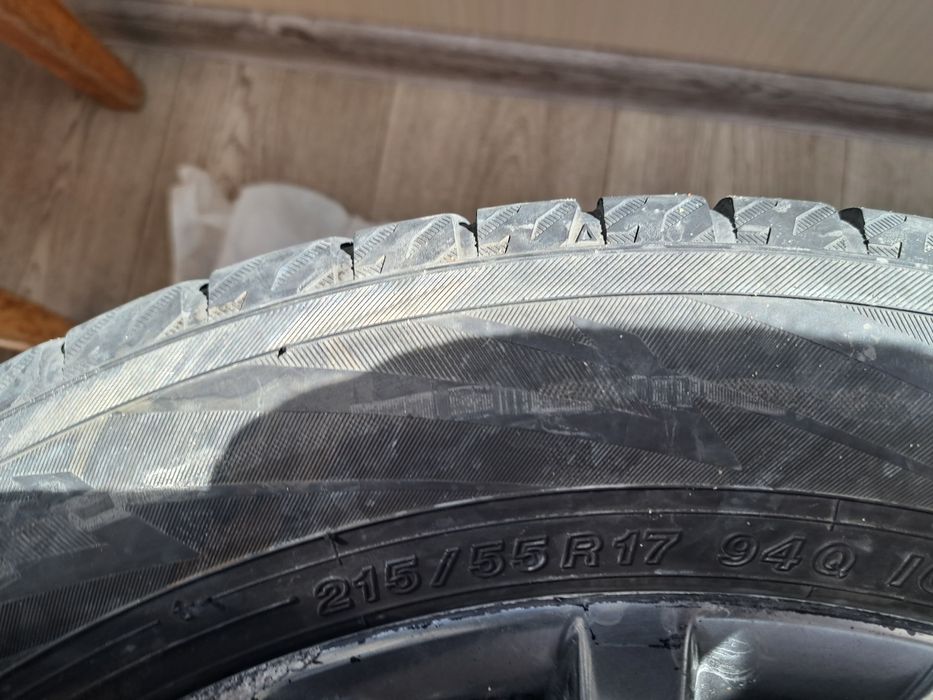 Продам резину на камри 50/55