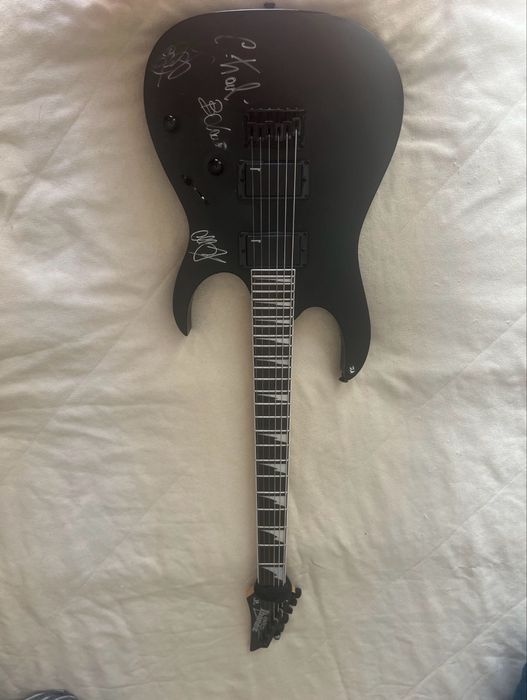 Гитара Ibanez GIO black с росписями группы Ария