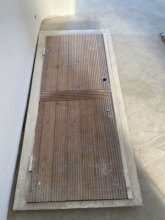 Продается дверь советское