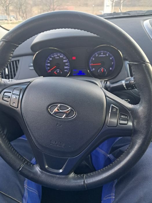 Vând Hyundai  Genesis