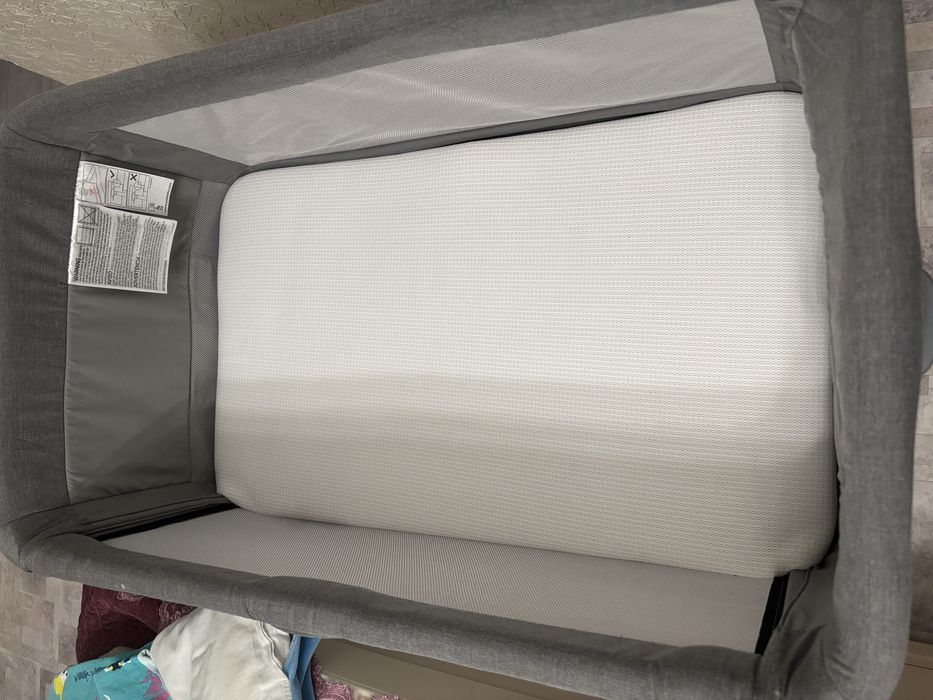 Детская кровать манеж Joie