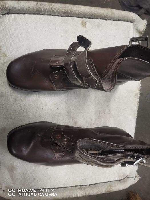 Продавам ретро мъжки кафяви кожени обувки.