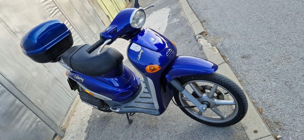 Скутер piaggio liberty