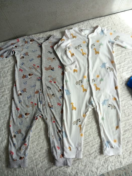 Lot 2 salopete băiat H&M 80  + o bluzita nouă