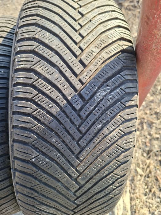 Продам шины 215/60/16 мишелин