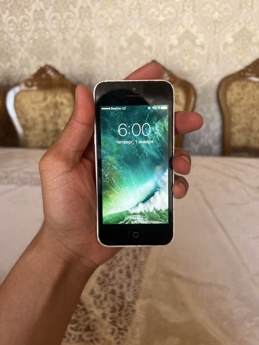 Iphone 5c srochna sotiladi