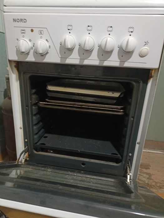 Продаю газовую плиту б/у