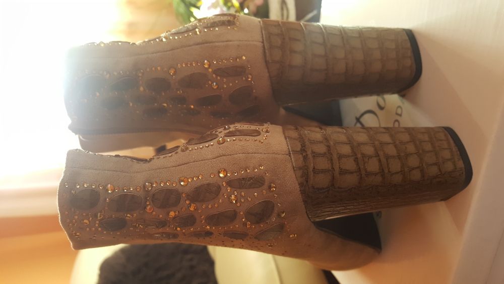 Botine/ Ghete NOI de damă, elegante, superbe!