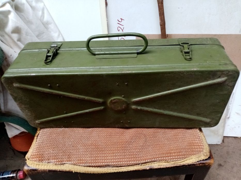 Cutie.  militara tabla
