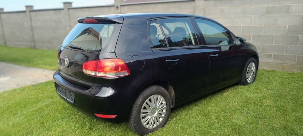Vând VW Golf 6  2010 Recent Adus 1.4 mpi 80cp Stare foarte buna.
