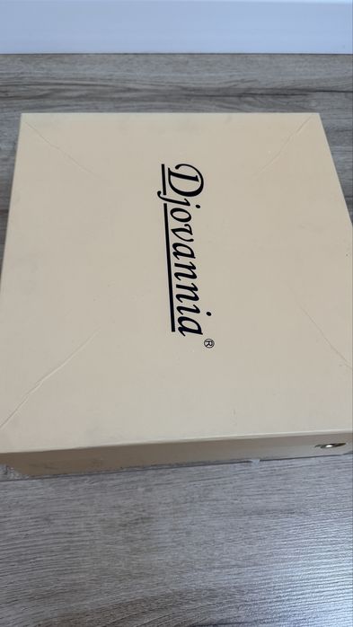 Продам осенние ботинки