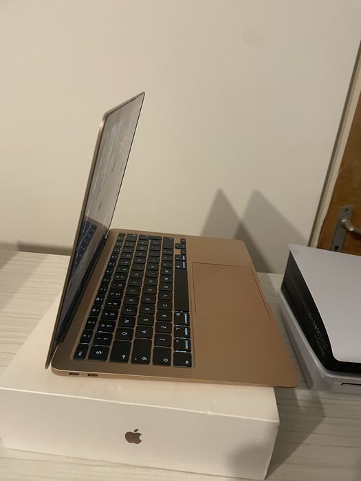 Macbook air 2020 Bucuresti Sectorul 1 • OLX.ro