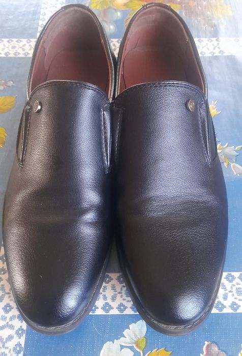 Продам туфли на мальчика