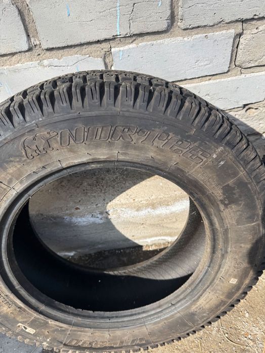 Шины 205/70/16 всесезонные.