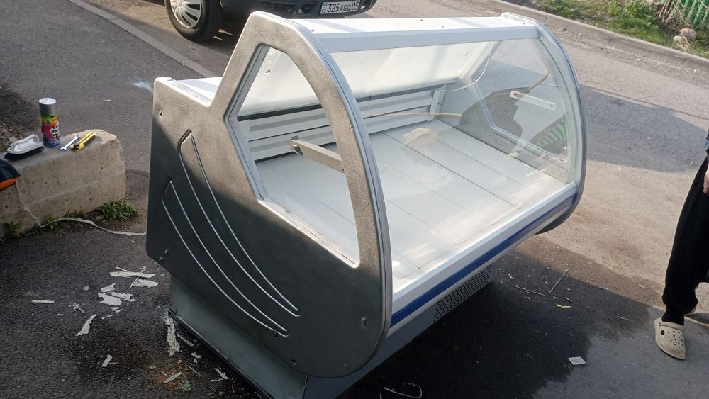 Холодильник витринный