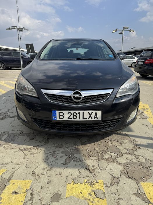 Opel Astra J  hatchback