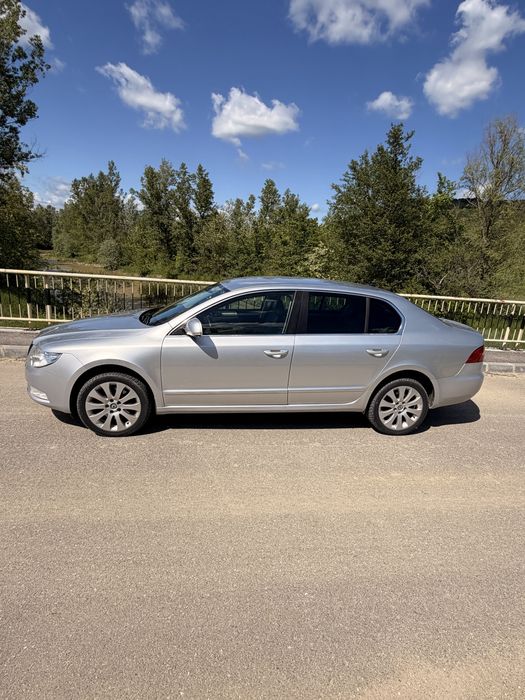 Skoda Superb 2012 2.0 TDI  DSG