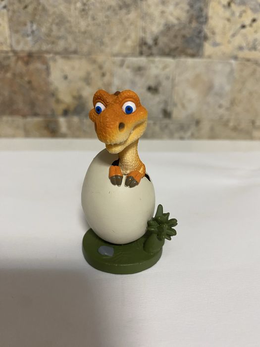 Figurina rară Ice Age 2-3 2009 Fox Baby Dino în ou