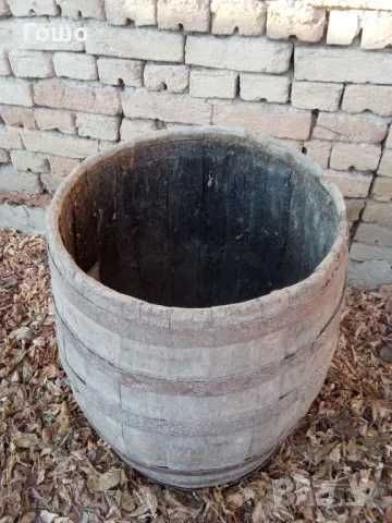 Стари дървени бъчви.