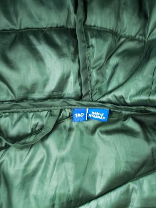 Vând geacă de primavara-toamna pentru copii