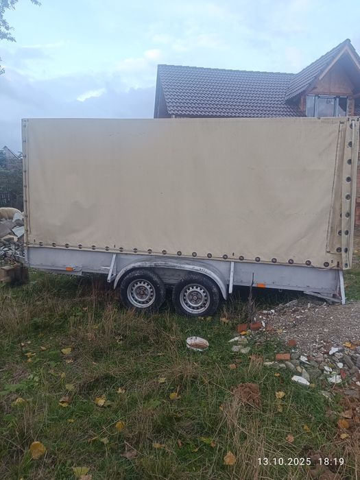 Remorcă adusă din germania