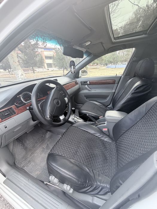 Родпется автомобиль Lacetti